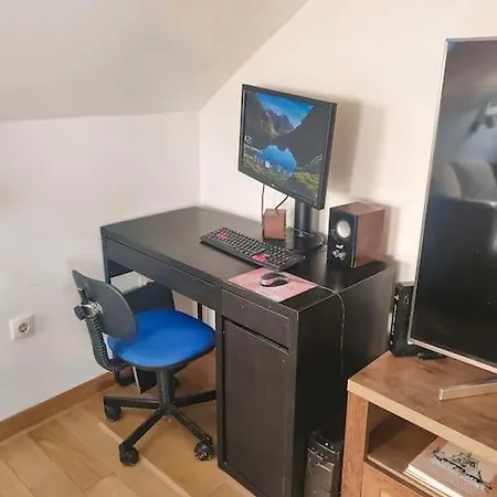 Vozdovac With A View Apartment *